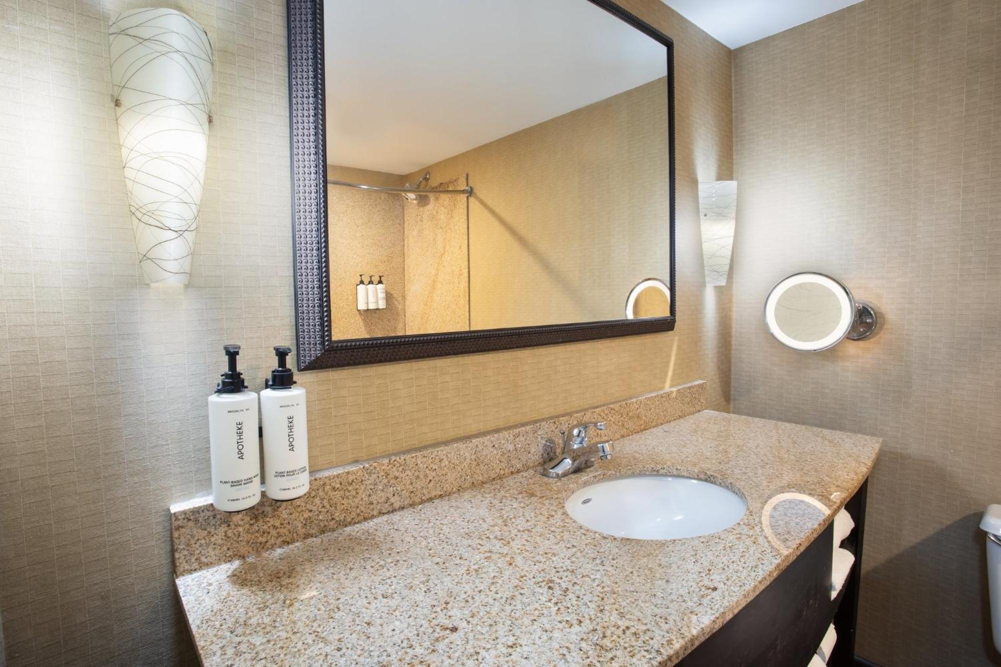 Crowne Plaza Greenville By Ihg Buitenkant foto